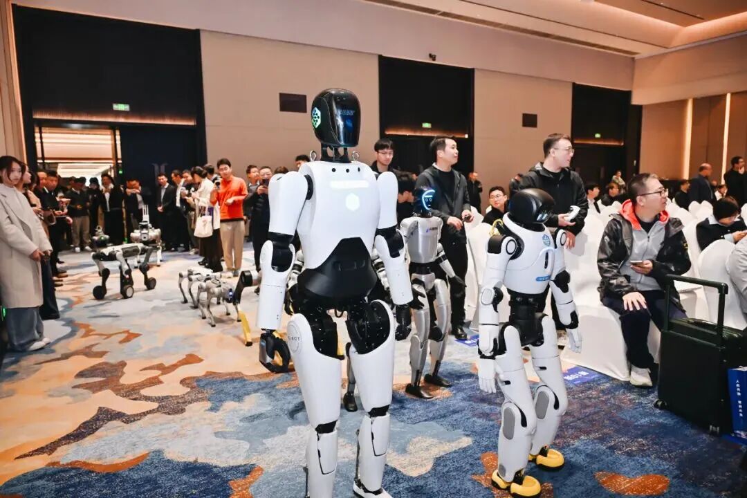 陜西省機器人產(chǎn)業(yè)鏈推介招商簽約互采對接會在西咸新區(qū)灃東新城舉行